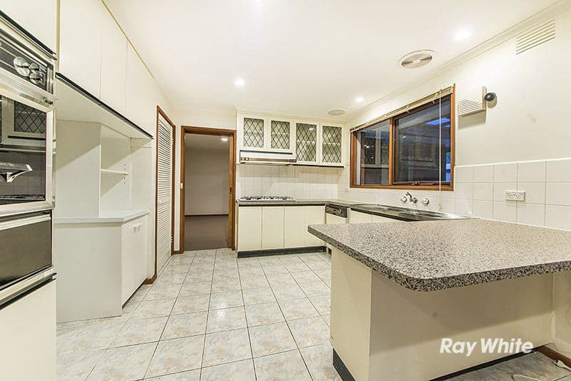 9 McLaren Avenue, Cranbourne VIC 3977, Cranbourne - Thumbnail 2