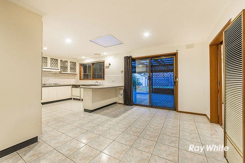 9 McLaren Avenue, Cranbourne VIC 3977, Cranbourne - Thumbnail 3