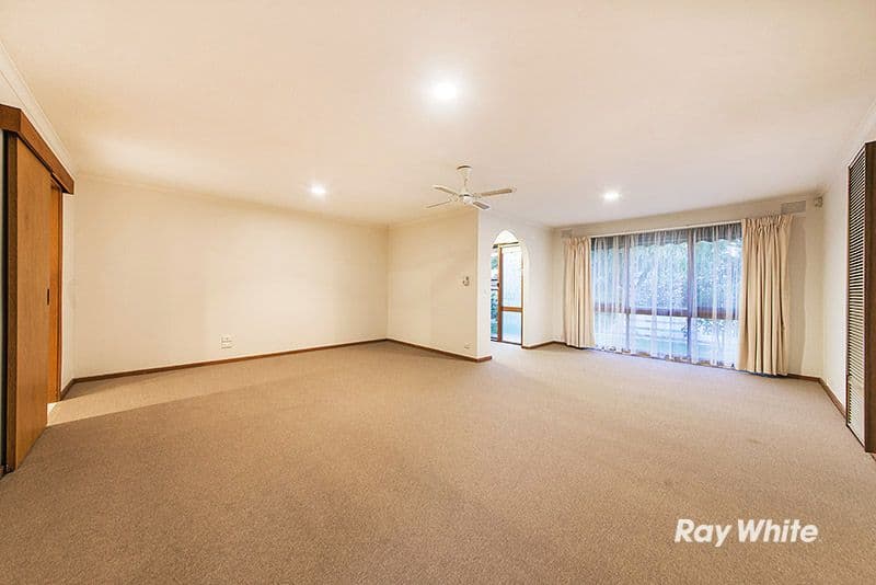 9 McLaren Avenue, Cranbourne VIC 3977, Cranbourne - Thumbnail 4