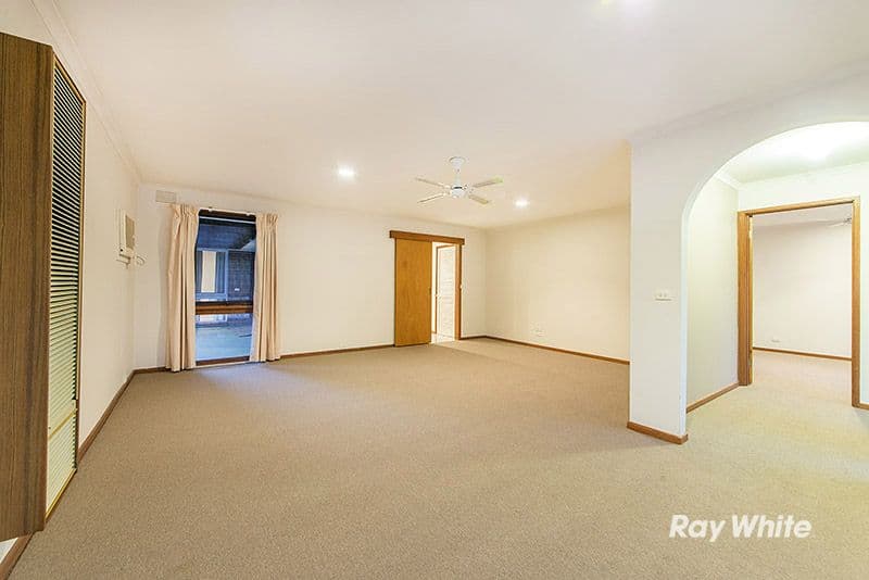 9 McLaren Avenue, Cranbourne VIC 3977, Cranbourne - Thumbnail 5
