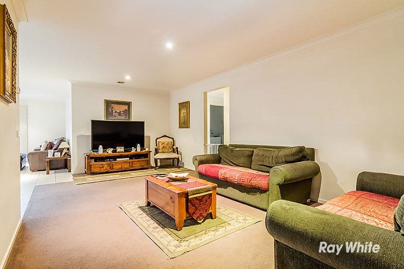 28 Westmoreland Avenue, Cranbourne North VIC 3977, Cranbourne North - Thumbnail 3