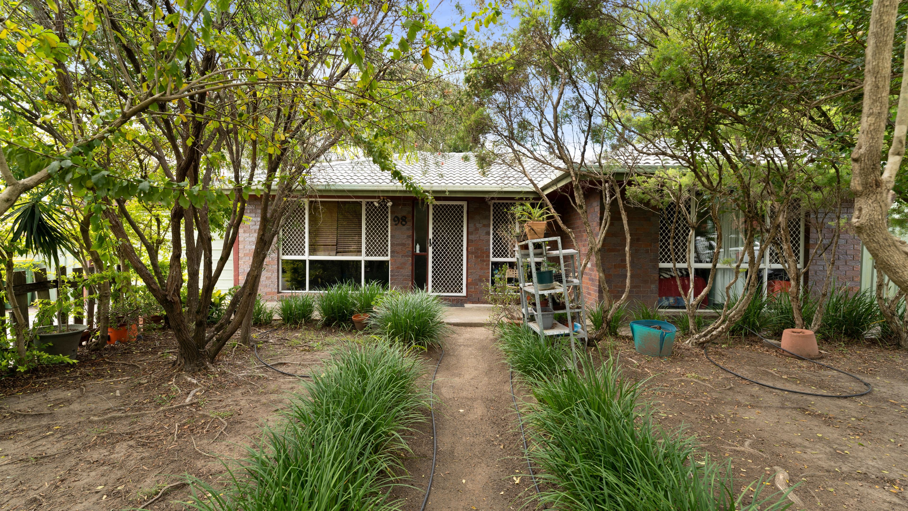 98 Barossa Street, Kingston QLD 4114, Kingston - Thumbnail 2