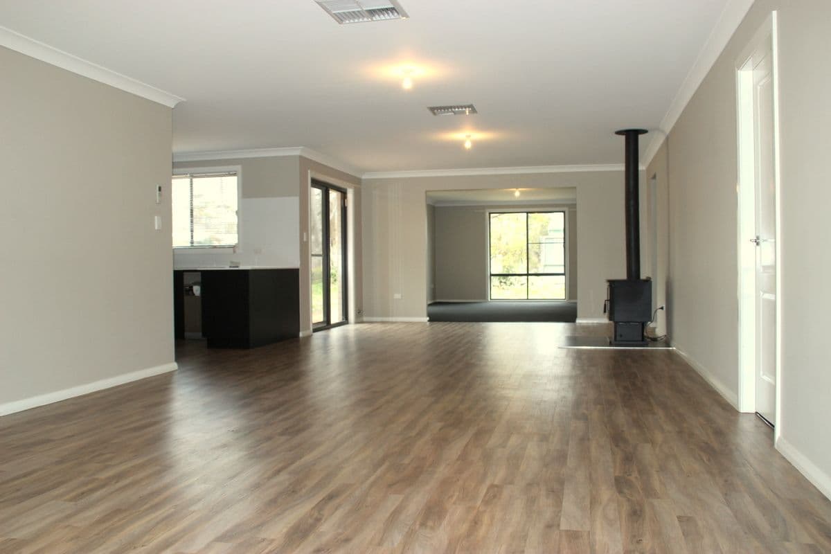 4 SHORT Street, Coonabarabran NSW 2357, Coonabarabran - Thumbnail 3