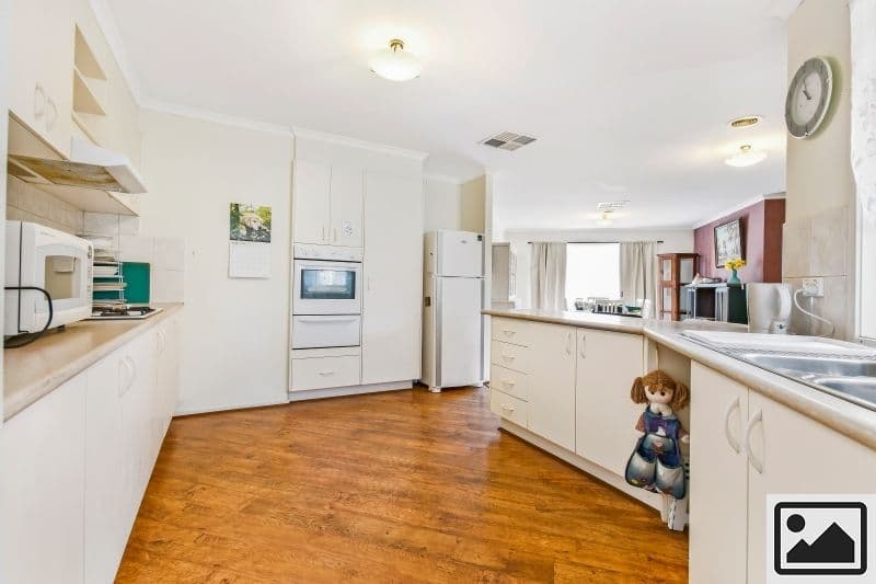 20 Westlake Drive, Melton West VIC 3337, Melton West - Thumbnail 3
