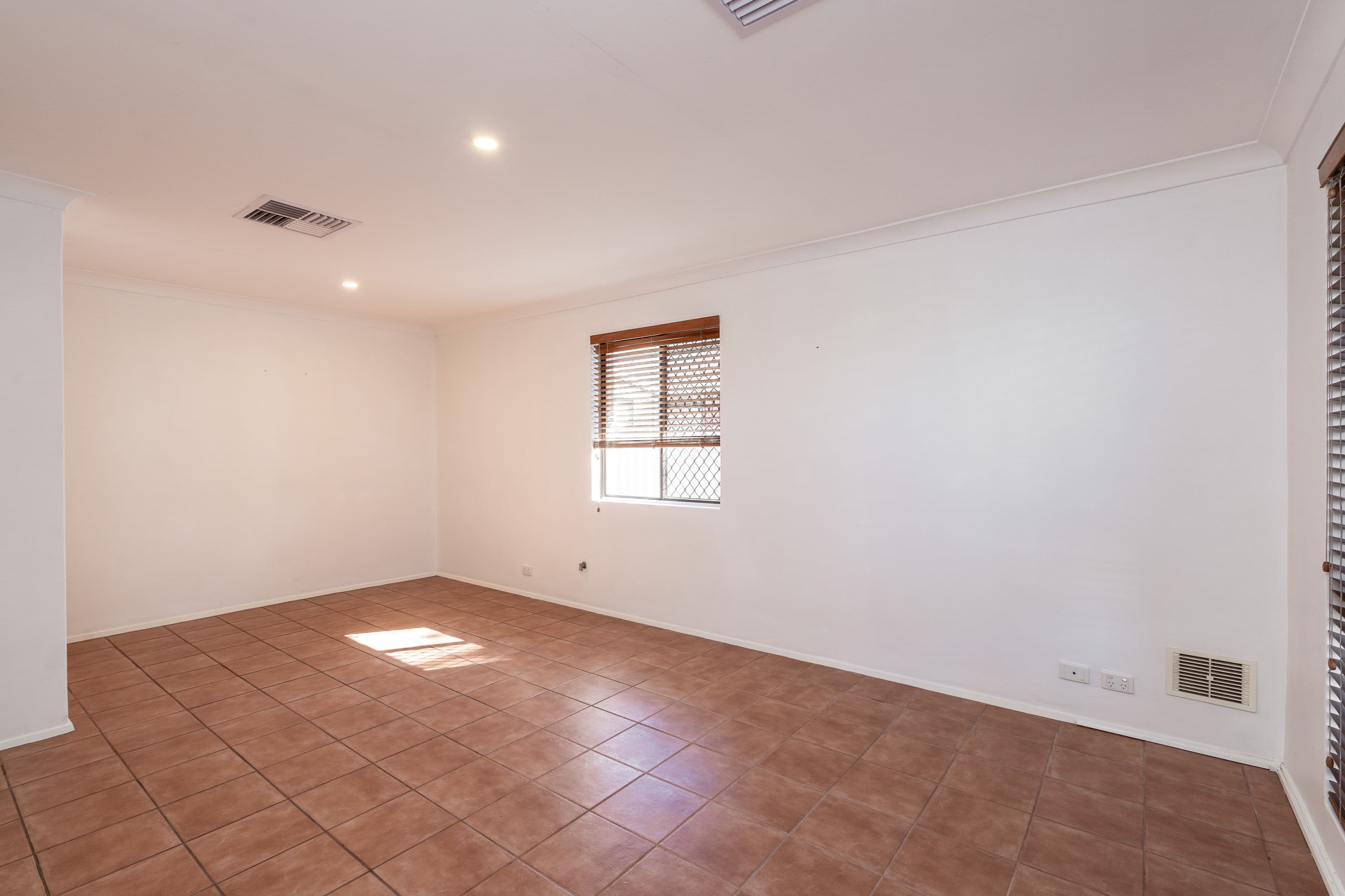 58 Ropele Drive, Parkwood WA 6147, Parkwood - Thumbnail 5