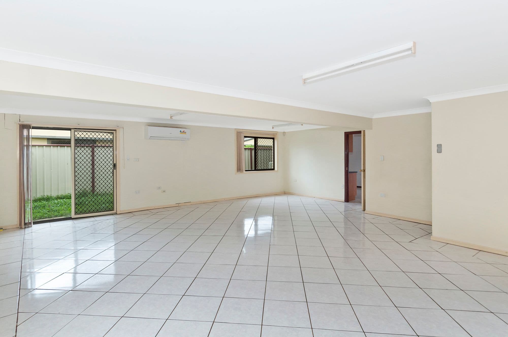 7 Scoresby Street, Mount Warren Park QLD 4207, Mount Warren Park - Thumbnail 8