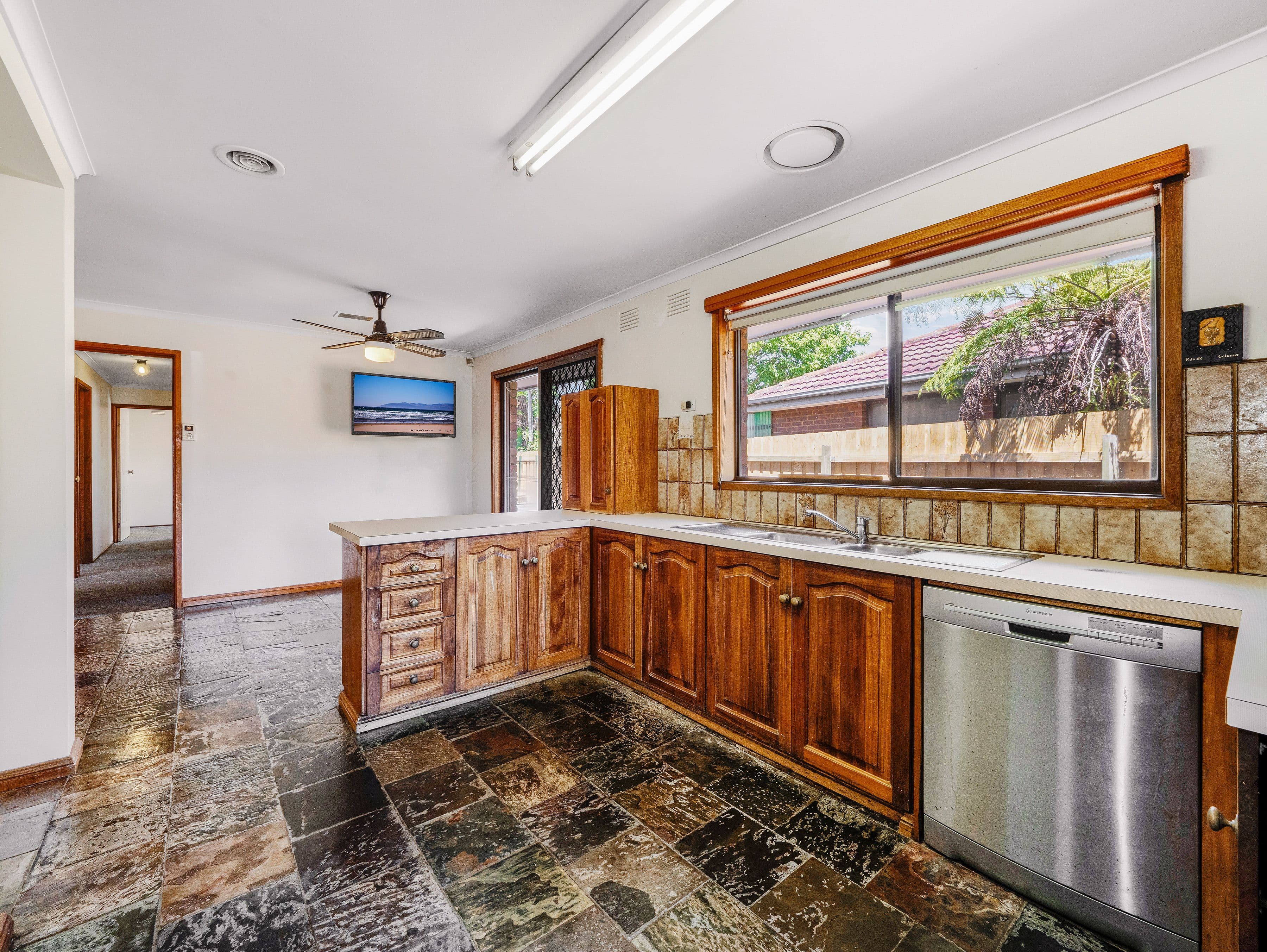 36 Wallace Road, Cranbourne VIC 3977, Cranbourne - Thumbnail 4