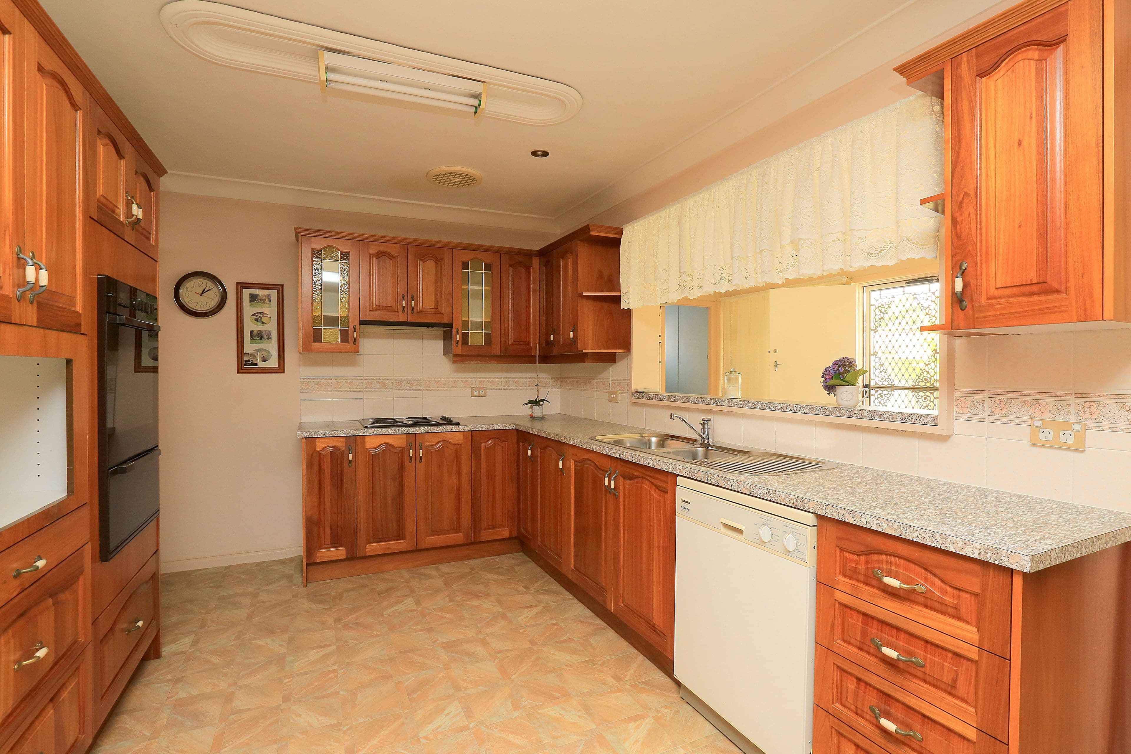 87 Apex Avenue, Picnic Point - Thumbnail 3