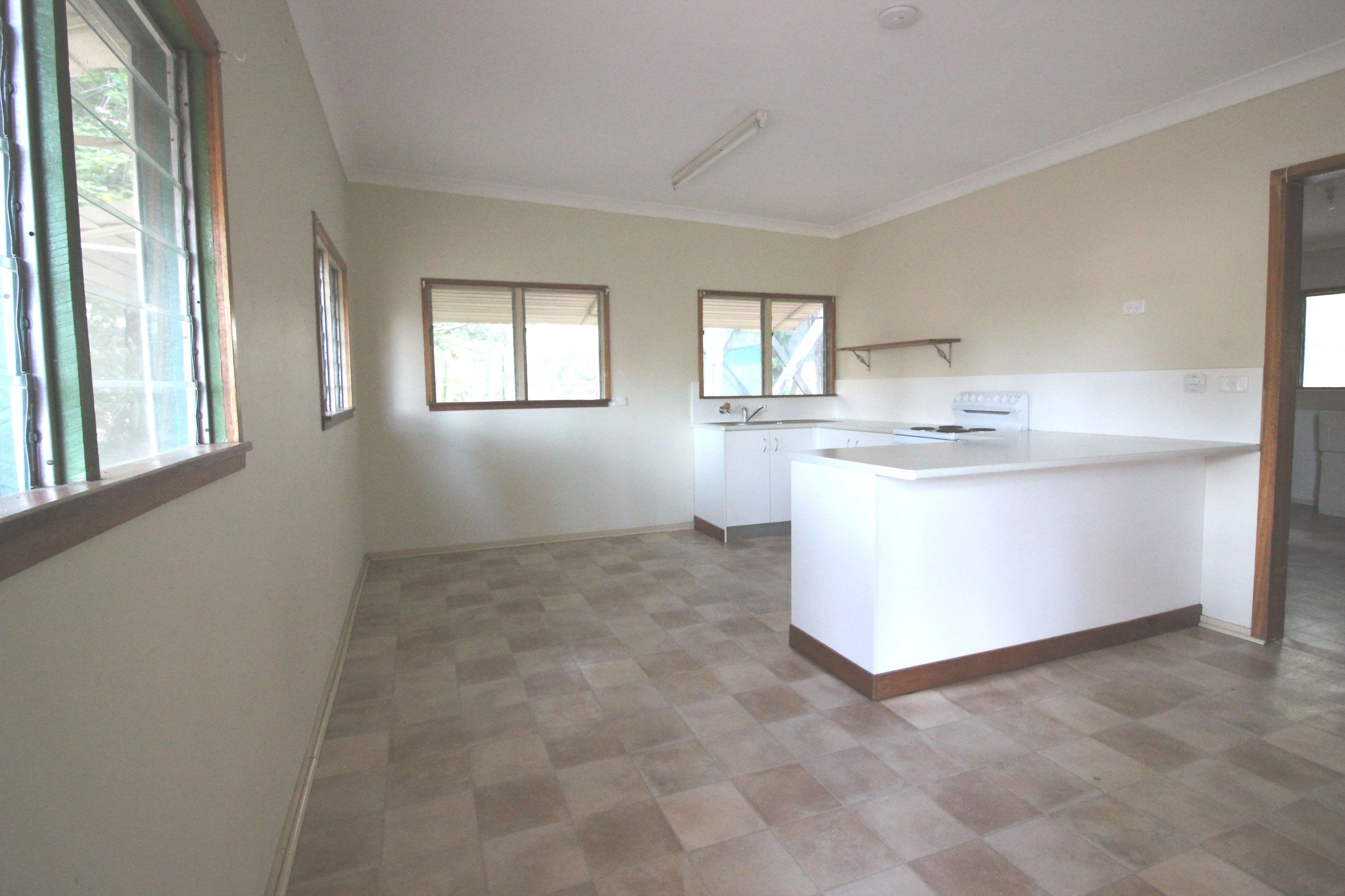 7 Donelly Street, Mount Perry QLD 4671, Mount Perry - Thumbnail 2