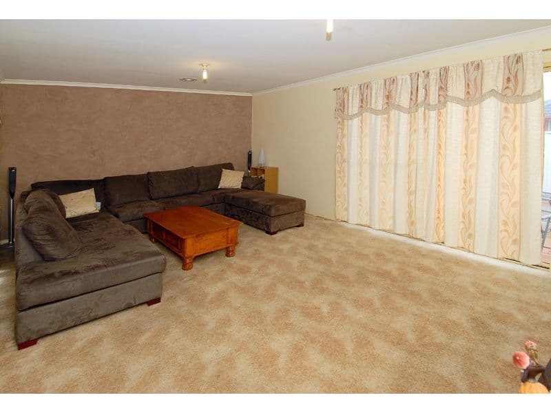 16 Foxglove Lane, CRAIGIEBURN VIC 3064, Craigieburn - Thumbnail 3