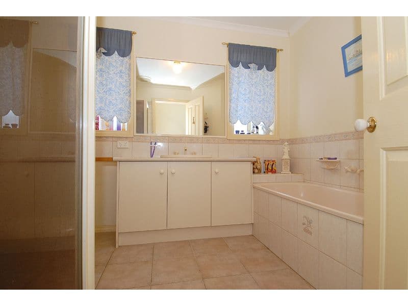 16 Foxglove Lane, CRAIGIEBURN VIC 3064, Craigieburn - Thumbnail 6