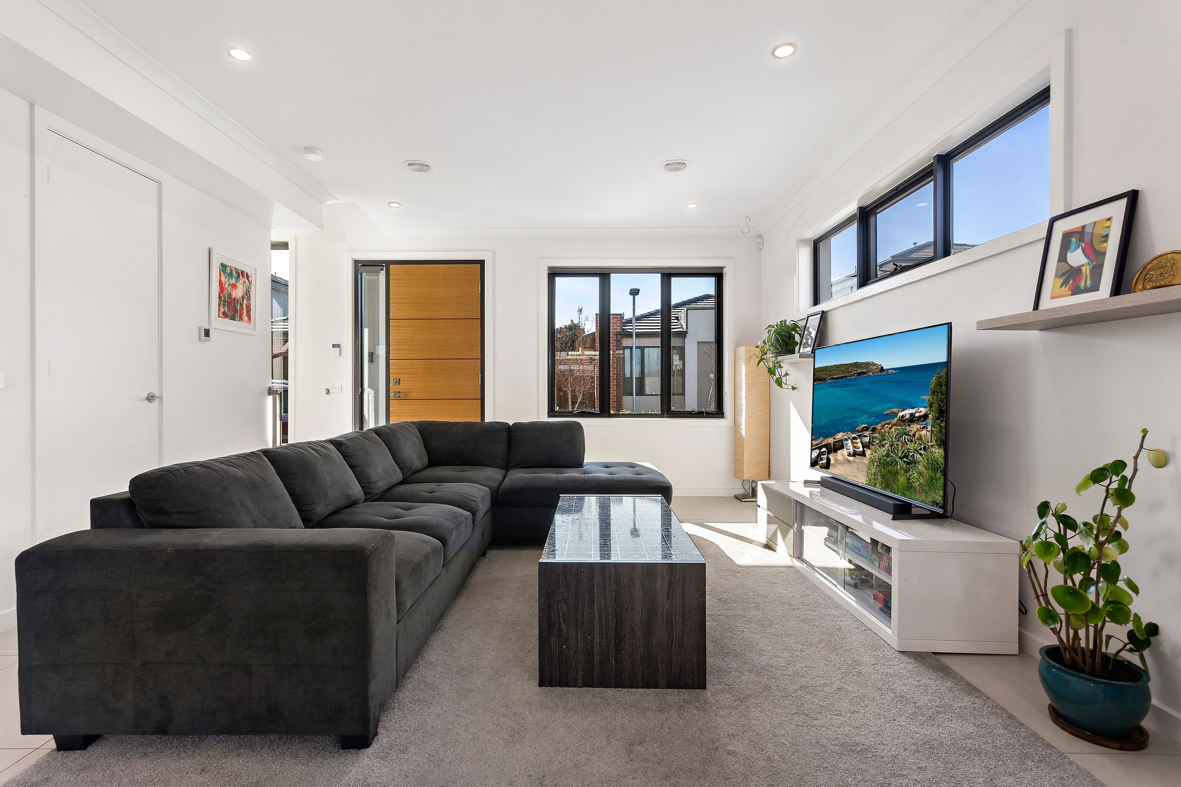 15 Linoak Avenue, Lalor VIC 3075, Lalor - Thumbnail 2