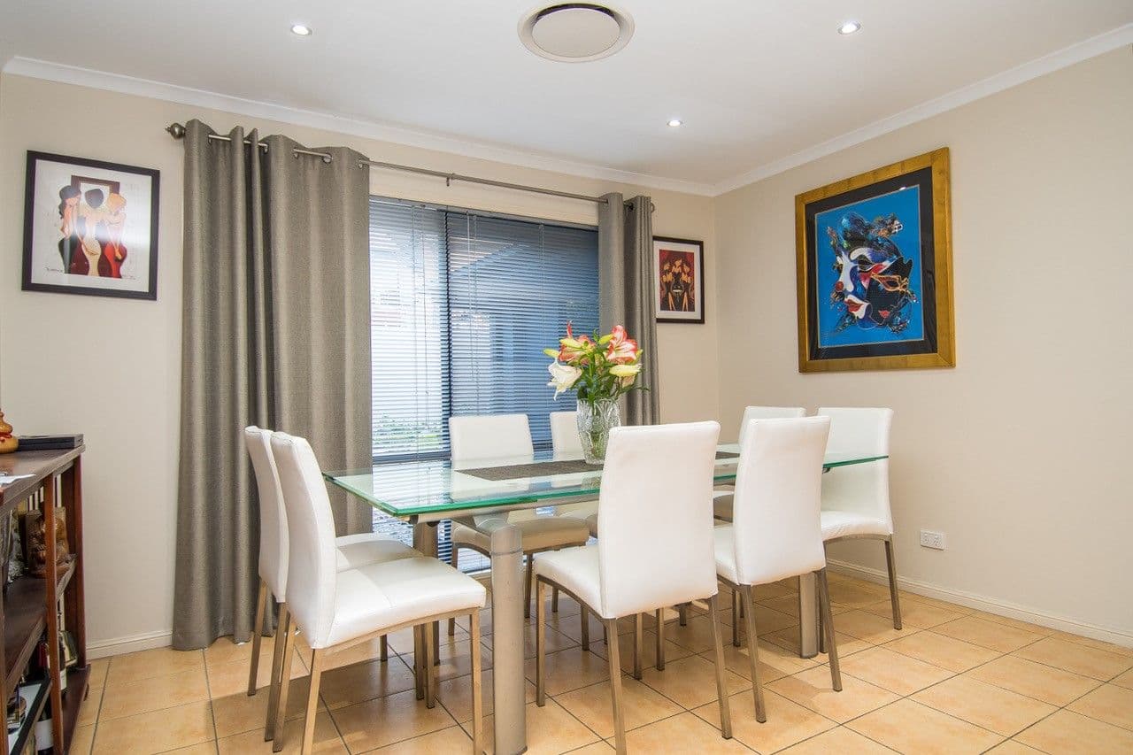 45 Nottinghill Gate Drive, Arundel QLD 4214, Arundel - Thumbnail 7