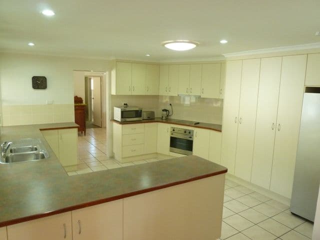 8 Blackall Court, MOUNT PLEASANT QLD 4740, Mount Pleasant - Thumbnail 4