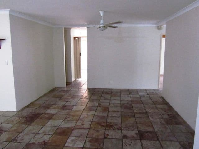 16 Whitebread Way, LEDA WA 6170, Leda - Thumbnail 3