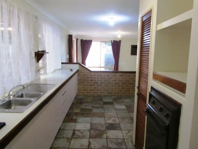 16 Whitebread Way, LEDA WA 6170, Leda - Thumbnail 4