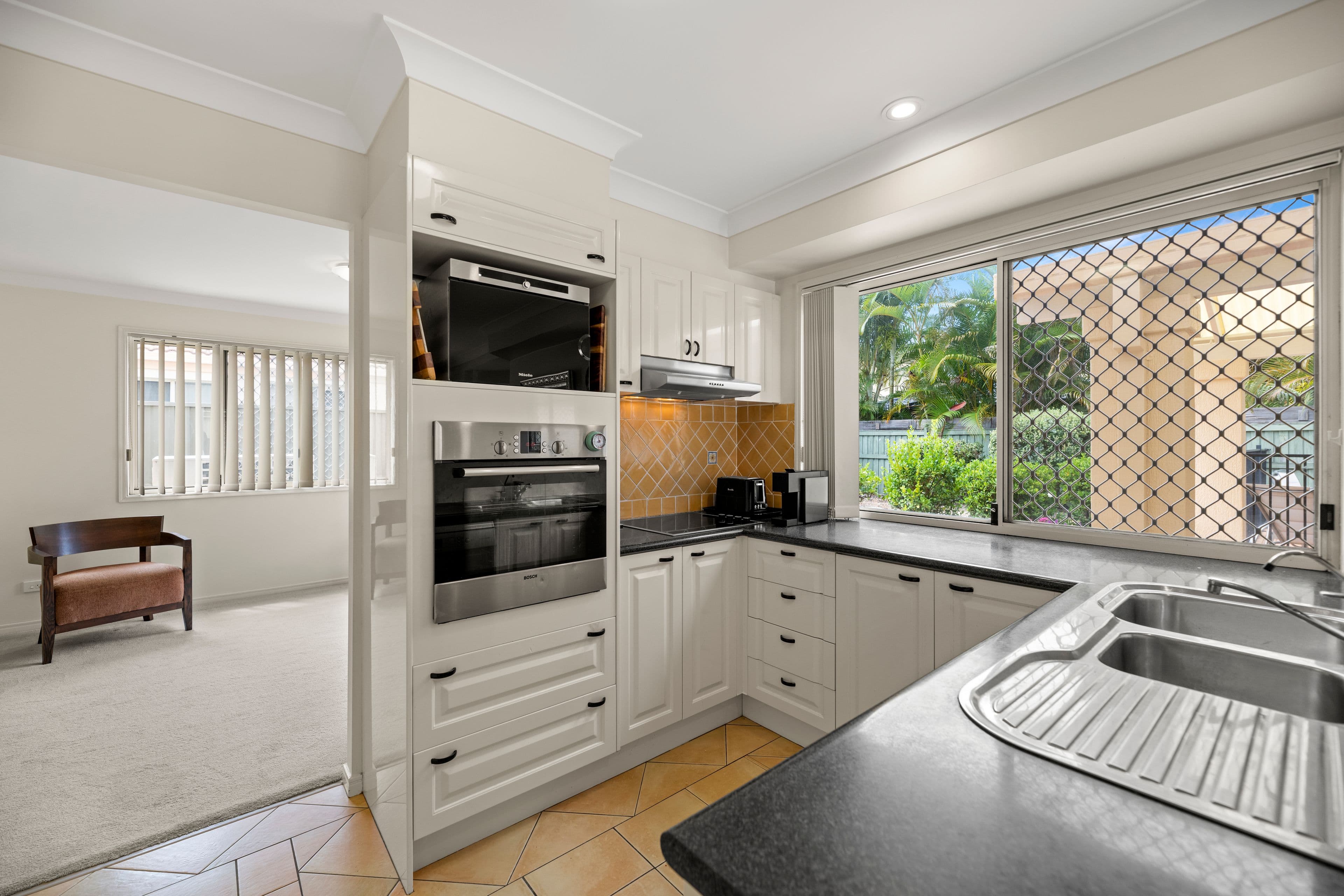 199 Dunlin Drive, Burleigh Waters QLD 4220, Burleigh Waters - Thumbnail 5