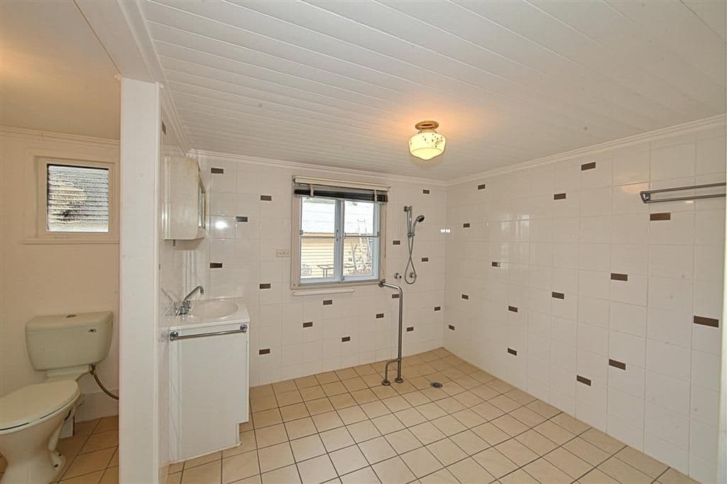 35 Steuart Street, BUNDABERG NORTH QLD 4670, Bundaberg North - Thumbnail 5