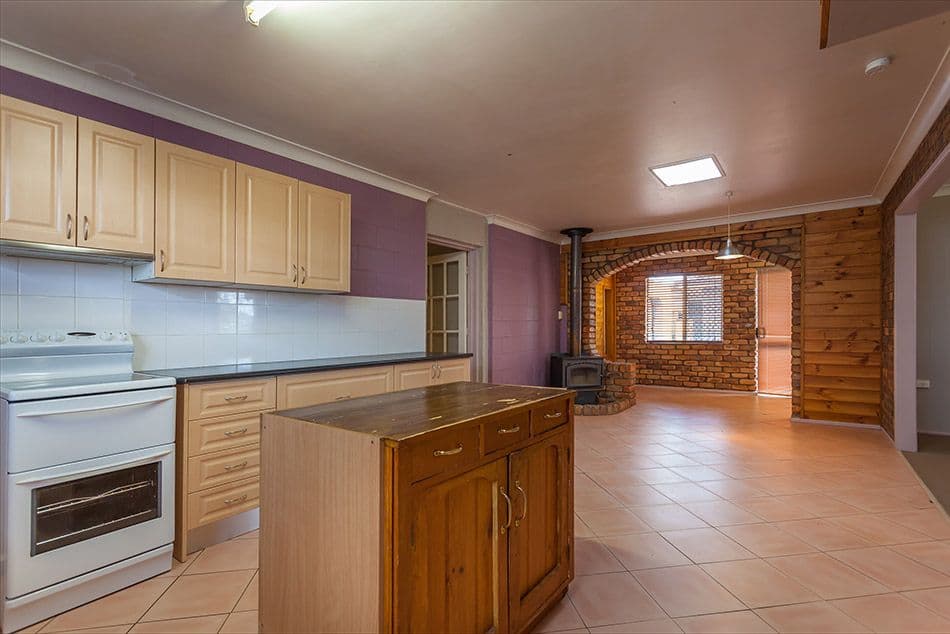 17 Cloake Street, ROCKVILLE QLD 4350, Rockville - Thumbnail 6