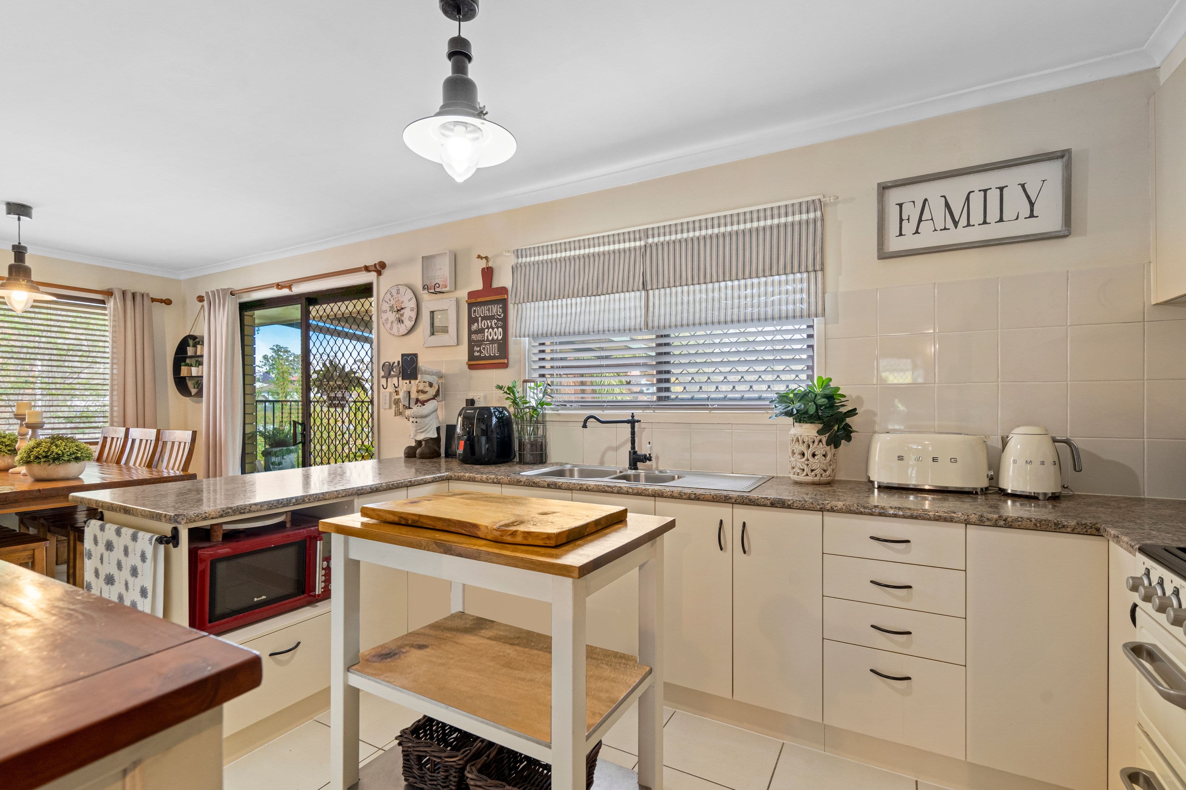 124 Loganlea Road, Loganlea QLD 4131, Loganlea - Thumbnail 3