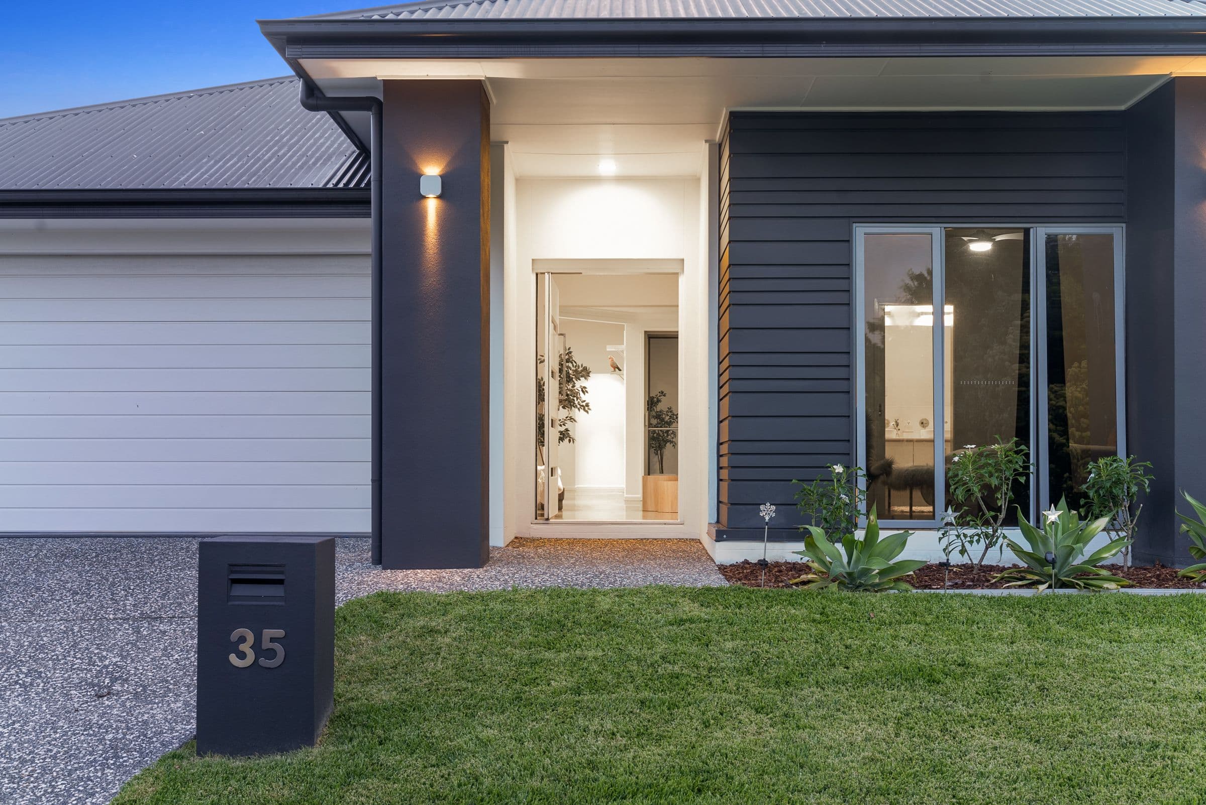 35 Friars Crescent, North Lakes QLD 4509, North Lakes - Thumbnail 2