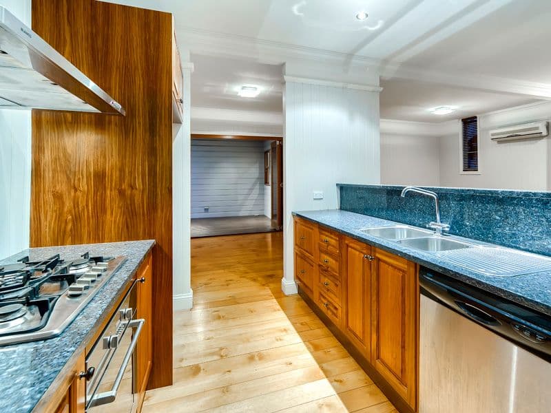 112 Bradley Street, SPRING HILL QLD 4000, Spring Hill - Thumbnail 4