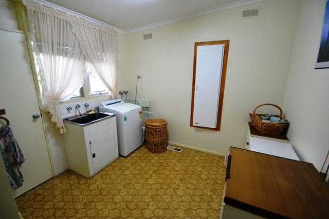 45 Redbank Road, SEYMOUR VIC 3660, Seymour - Thumbnail 8