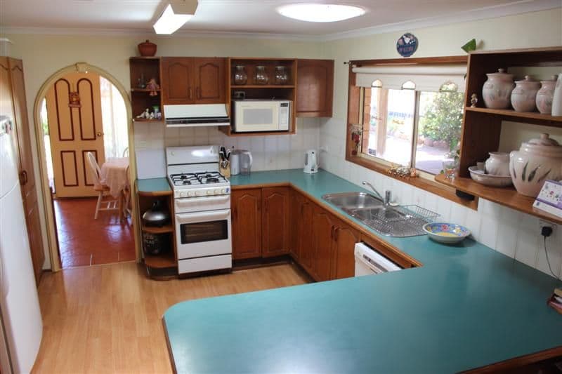 18 Davidson Drive, DUBBO NSW 2830, Dubbo - Thumbnail 2