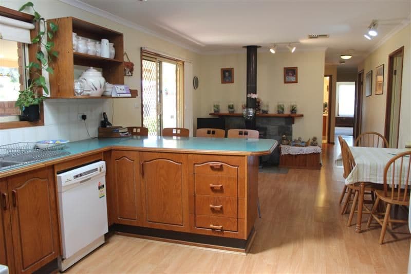 18 Davidson Drive, DUBBO NSW 2830, Dubbo - Thumbnail 5