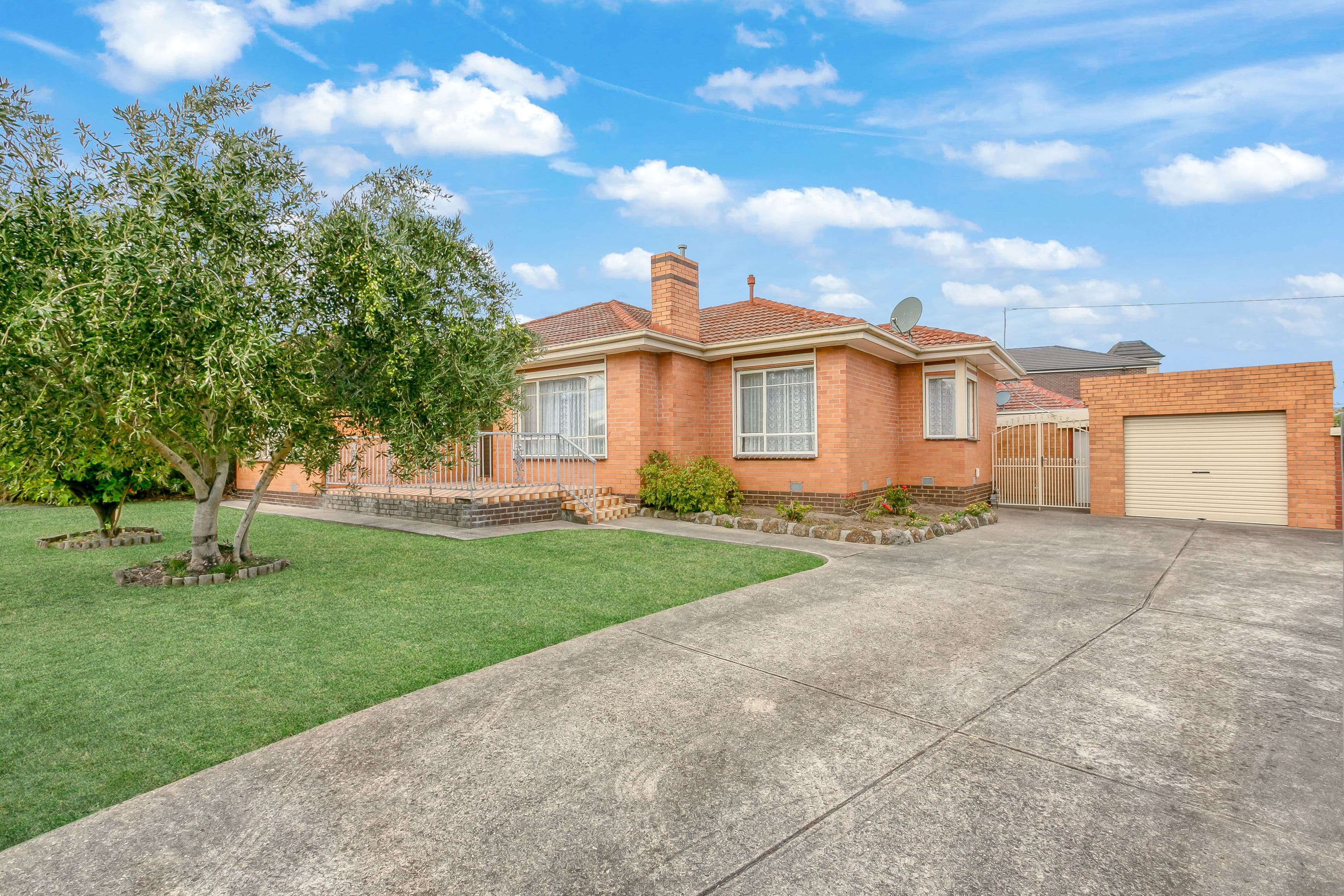 10 Rosenthal Crescent, Reservoir VIC 3073, Reservoir - Image 1