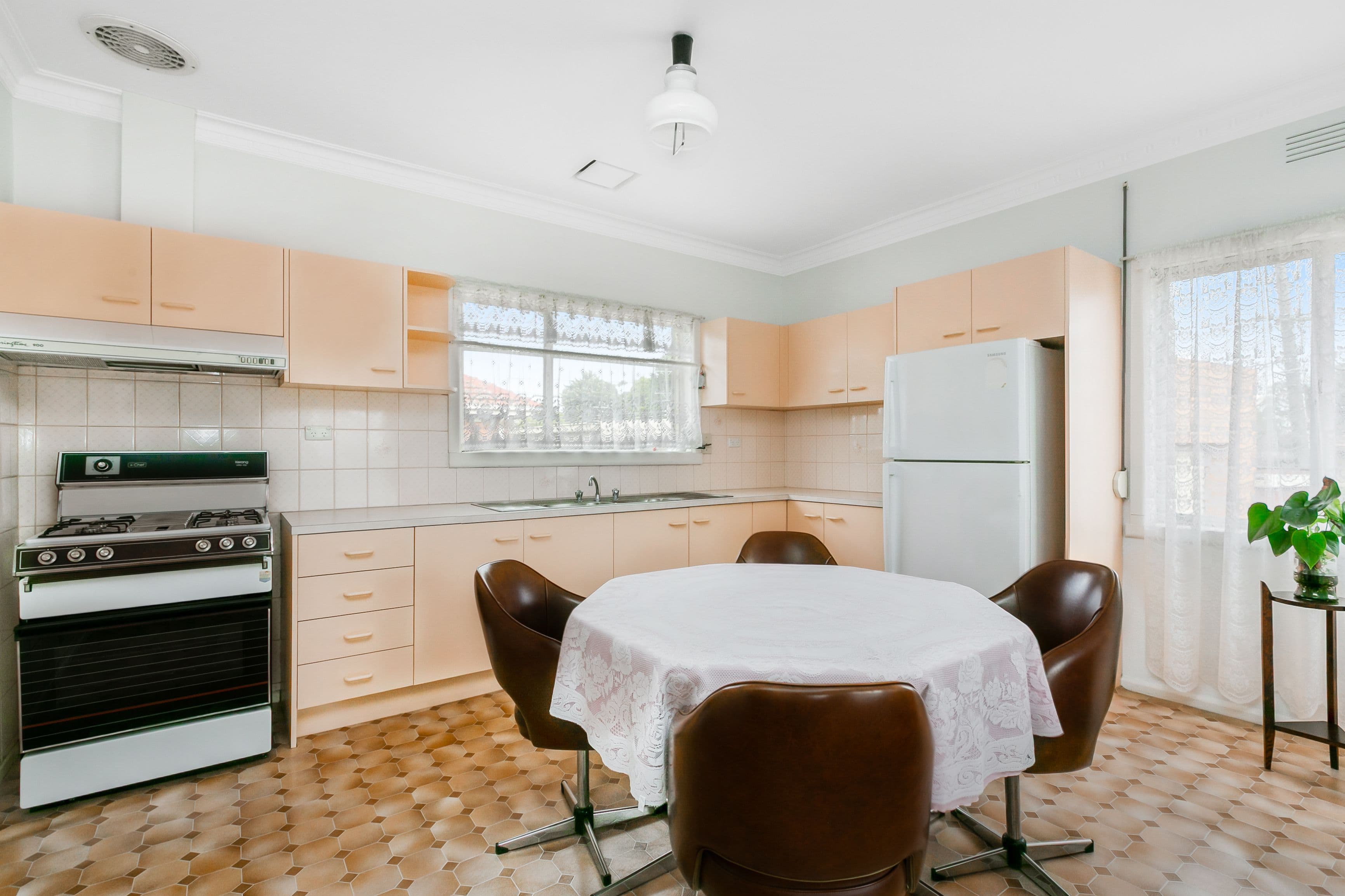 10 Rosenthal Crescent, Reservoir VIC 3073, Reservoir - Thumbnail 7