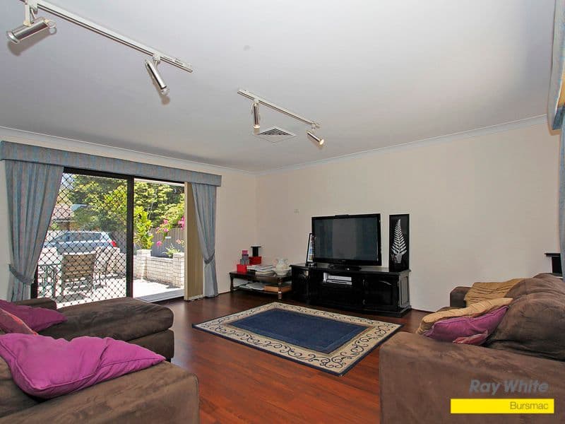 35 Redgum Drive, BALLAJURA WA 6066, Ballajura - Thumbnail 2