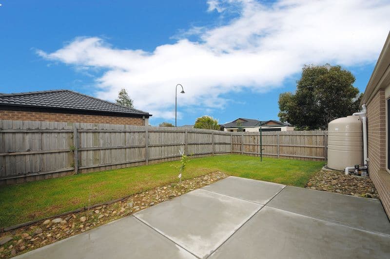 35 Pharaoh Drive, CRANBOURNE VIC 3977, Cranbourne - Thumbnail 4
