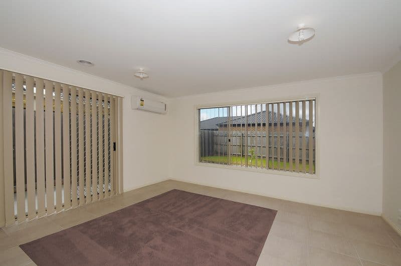 35 Pharaoh Drive, CRANBOURNE VIC 3977, Cranbourne - Thumbnail 5