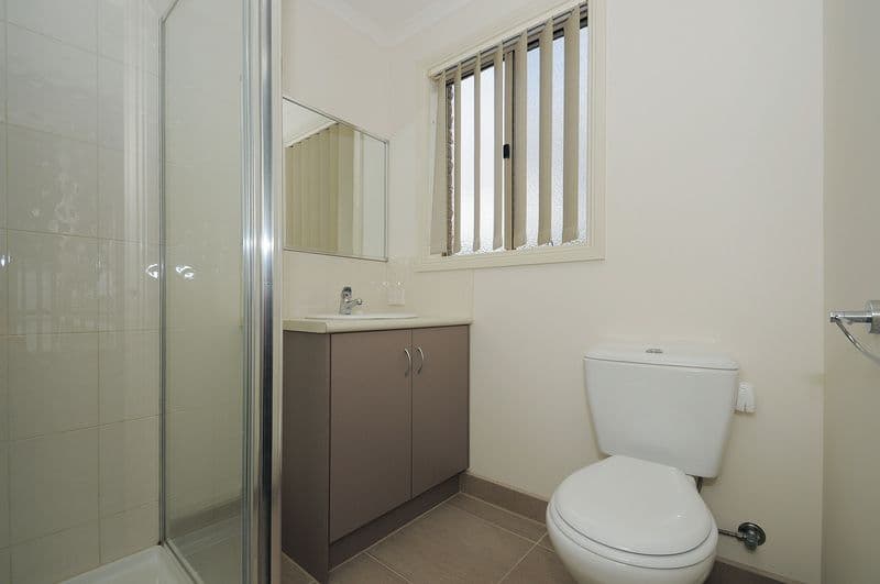 35 Pharaoh Drive, CRANBOURNE VIC 3977, Cranbourne - Thumbnail 6