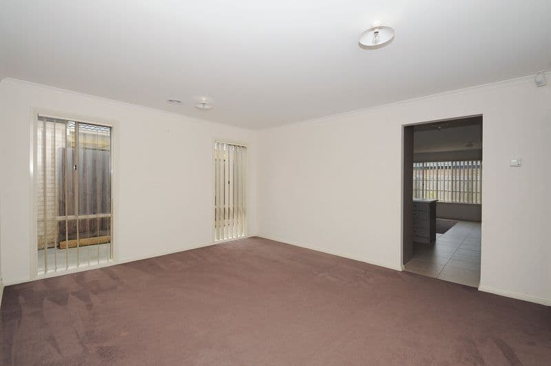 35 Pharaoh Drive, CRANBOURNE VIC 3977, Cranbourne - Thumbnail 8
