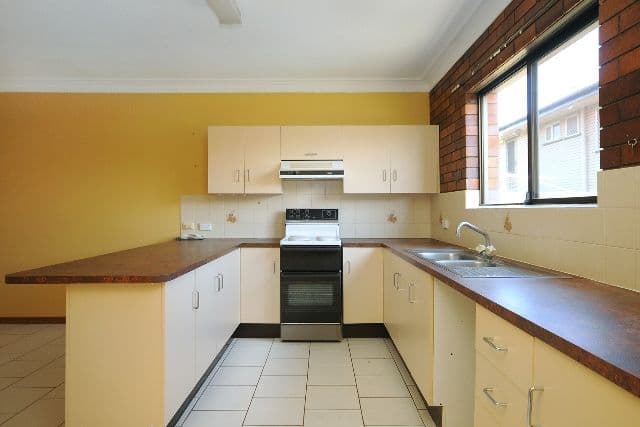 21 Hunter Street, CENTENARY HEIGHTS QLD 4350, Centenary Heights - Thumbnail 2
