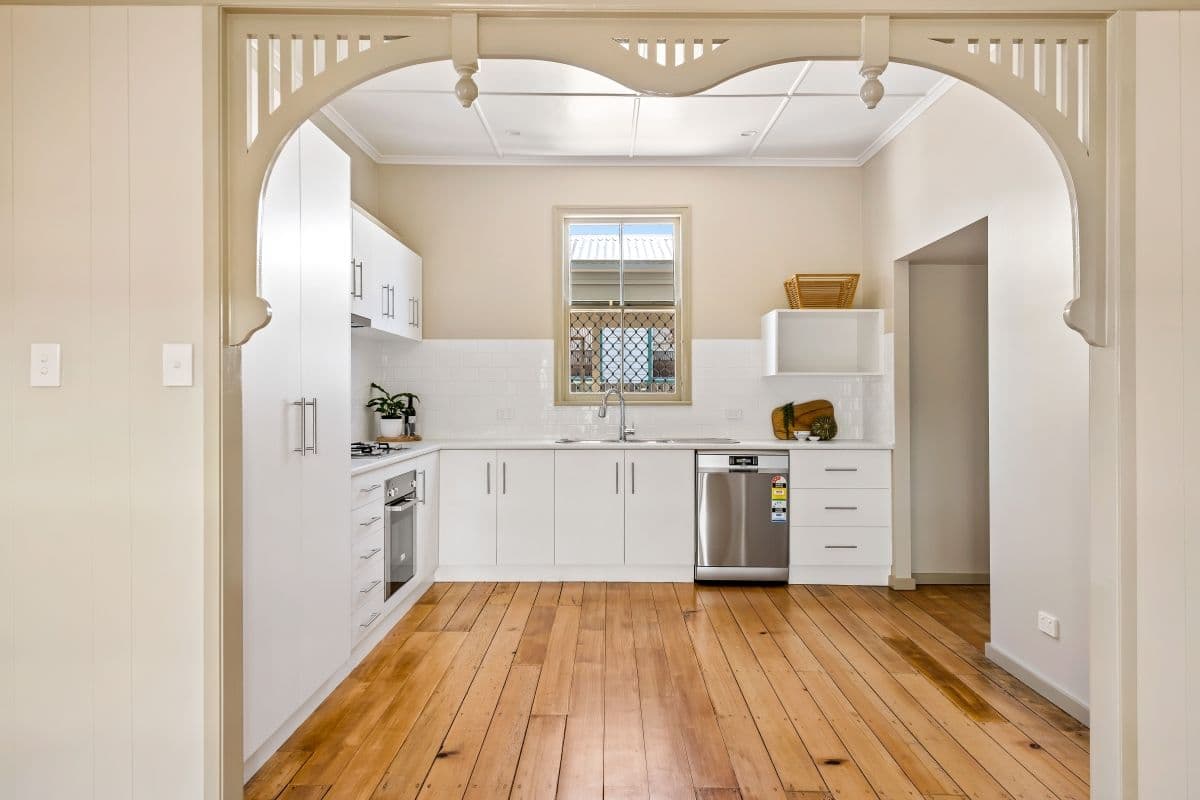 42 Wallace Street, Newtown QLD 4350, Newtown - Thumbnail 5