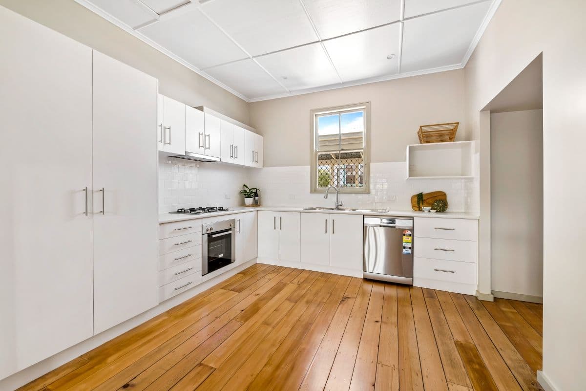 42 Wallace Street, Newtown QLD 4350, Newtown - Thumbnail 7
