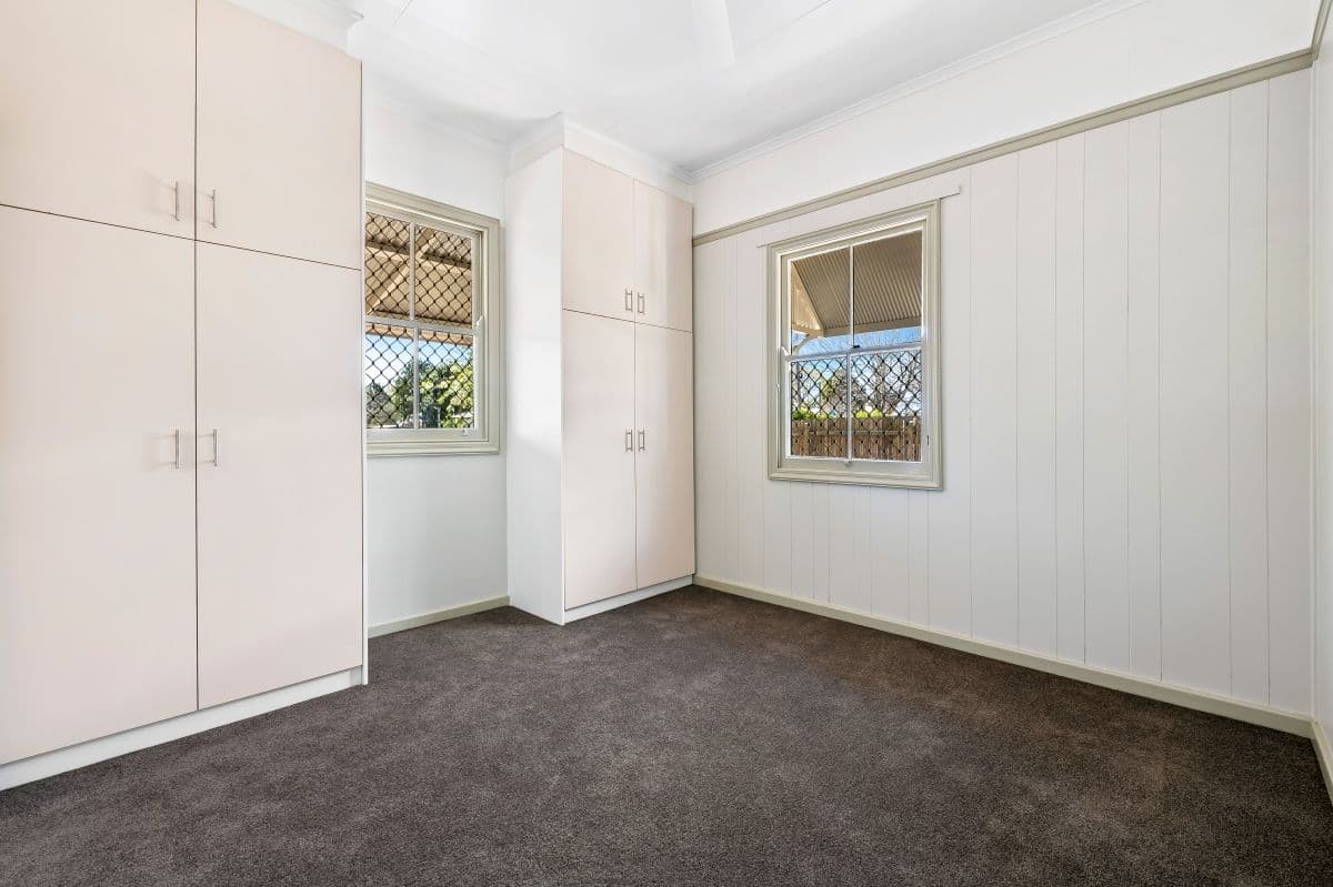 42 Wallace Street, Newtown QLD 4350, Newtown - Thumbnail 8