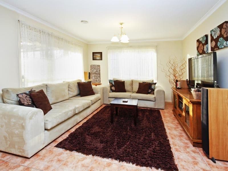 50 Meadenhall Drive, ST ALBANS PARK VIC 3219, St Albans Park - Thumbnail 2