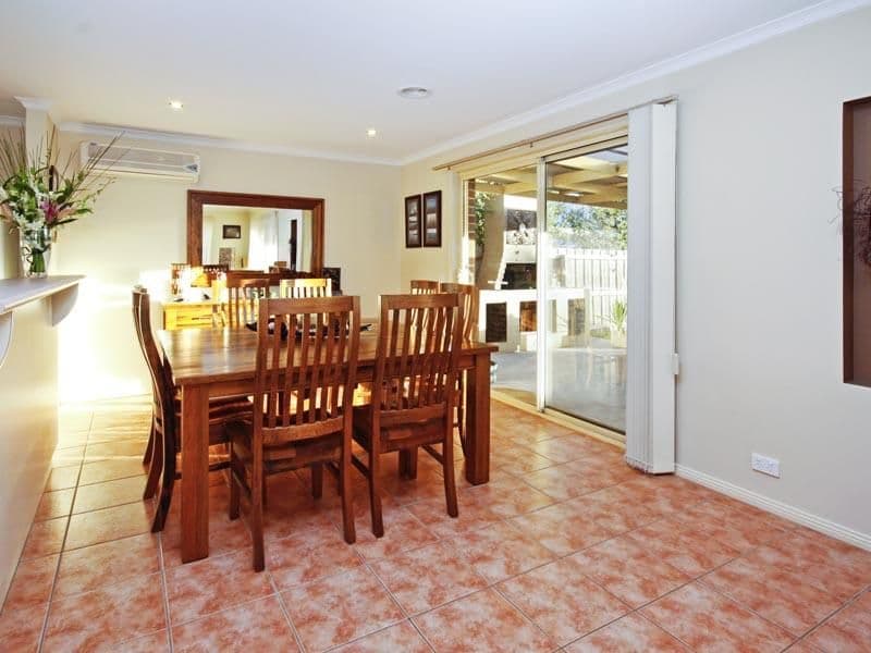 50 Meadenhall Drive, ST ALBANS PARK VIC 3219, St Albans Park - Thumbnail 3