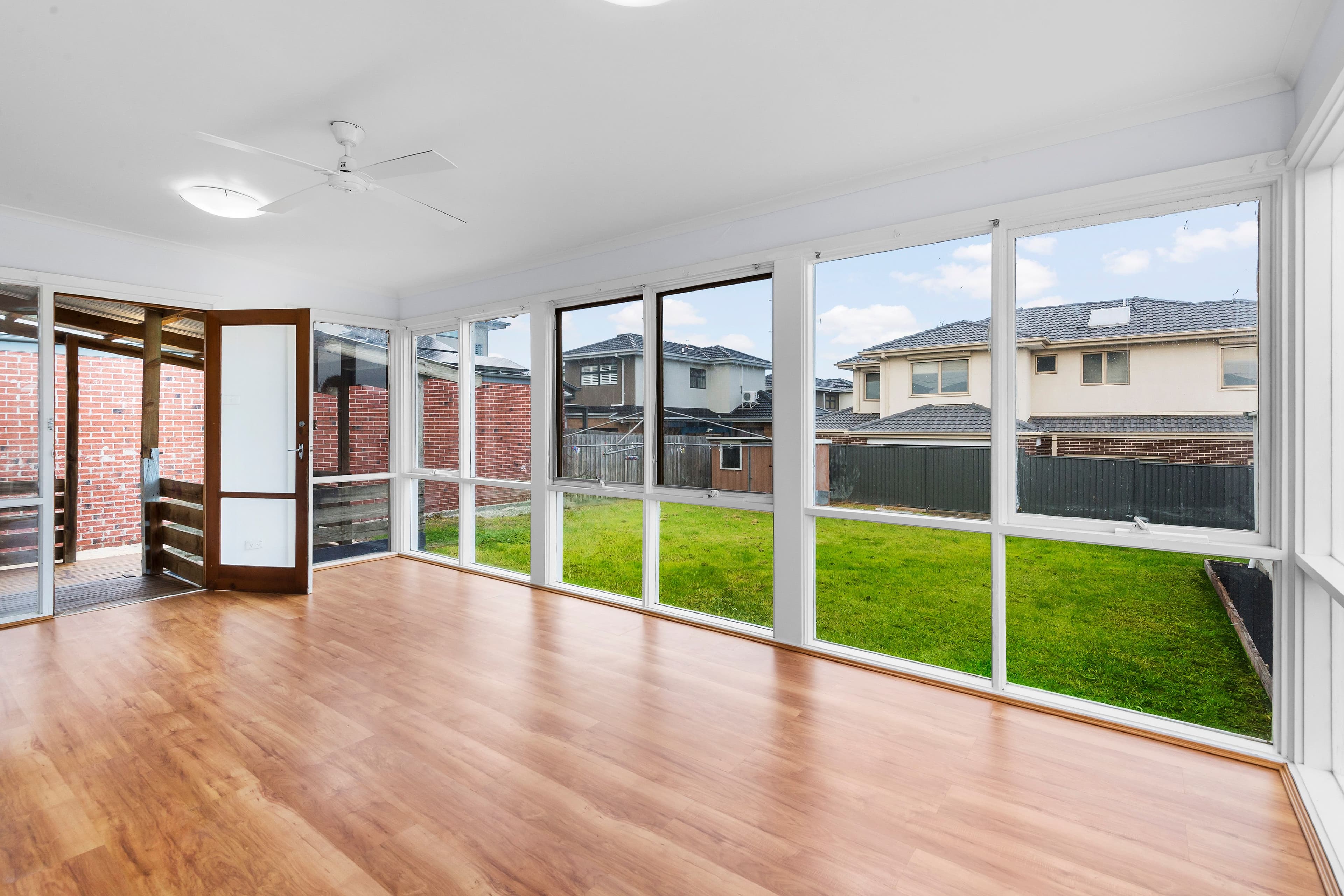 21 Wilma Avenue, Mulgrave VIC 3170, Mulgrave - Thumbnail 2