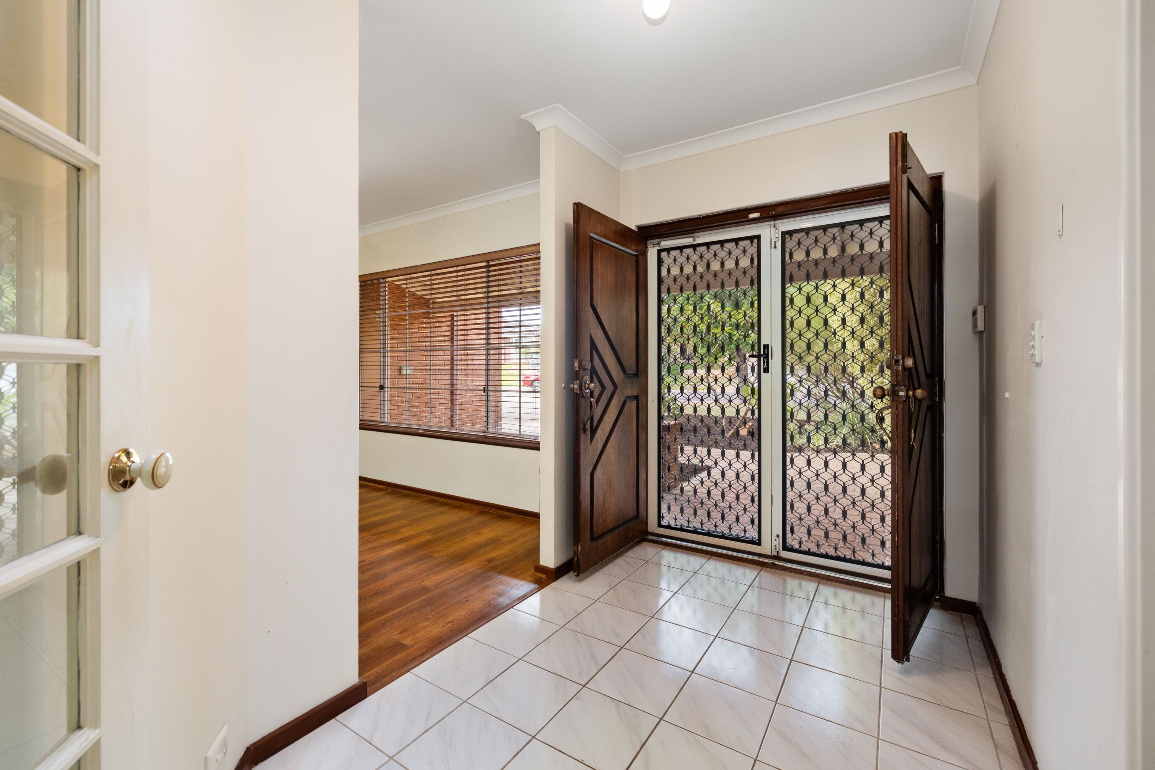 1 Sheoak Close, Beechboro WA 6063, Beechboro - Thumbnail 5