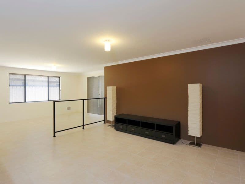 16 Shannon Pass, BERTRAM WA 6167, Bertram - Thumbnail 2