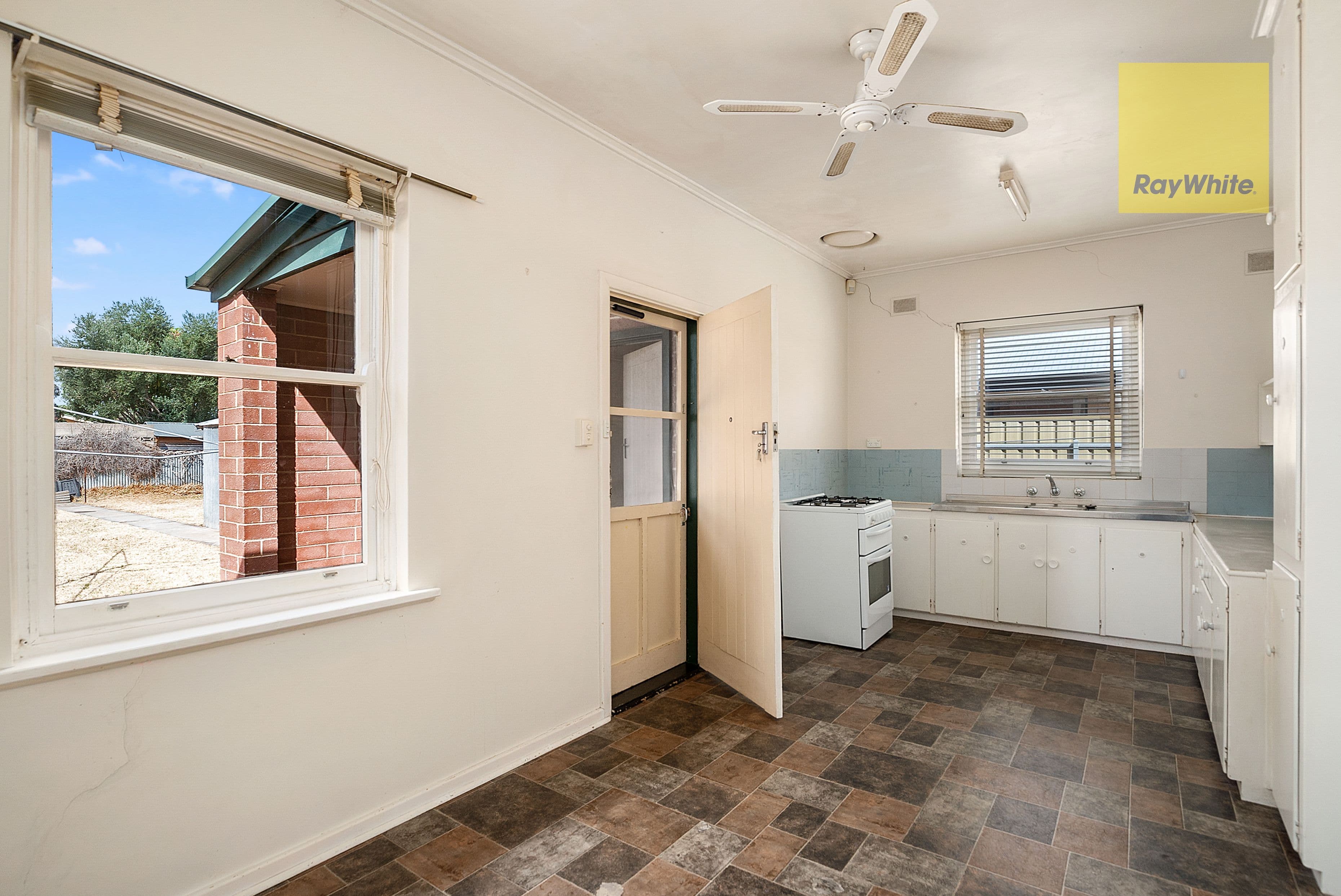 6 Market Street, Marion SA 5043, Marion - Thumbnail 4