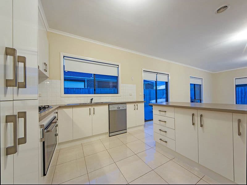 15 Chlorinda Road, TARNEIT VIC 3029, Tarneit - Thumbnail 8