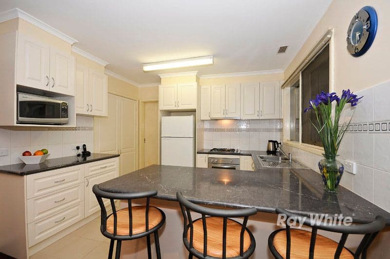 12 Suffern Avenue, BAYSWATER VIC 3153, Bayswater - Thumbnail 2
