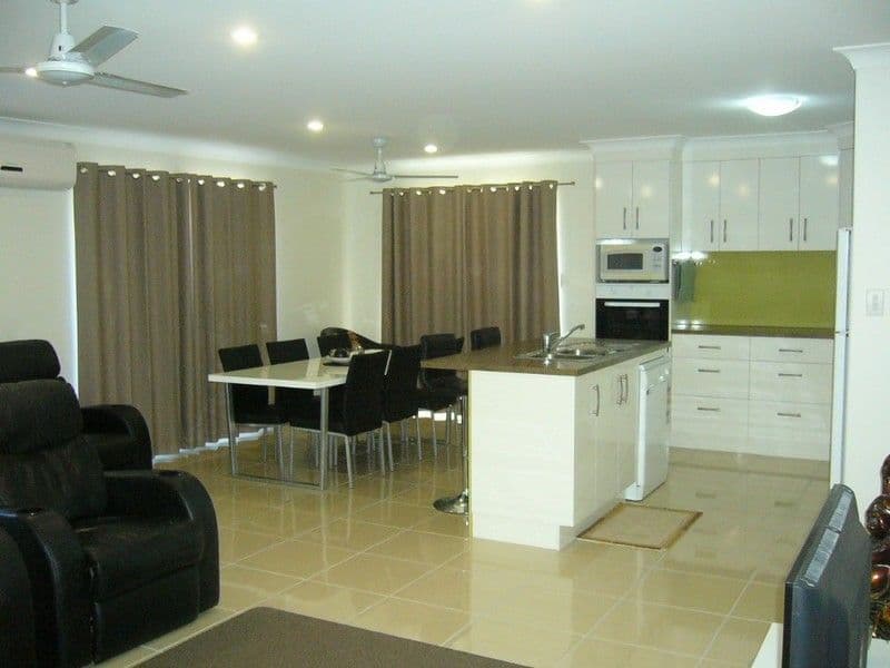 39 Tamarind Avenue, NORMAN GARDENS QLD 4701, Norman Gardens - Thumbnail 2