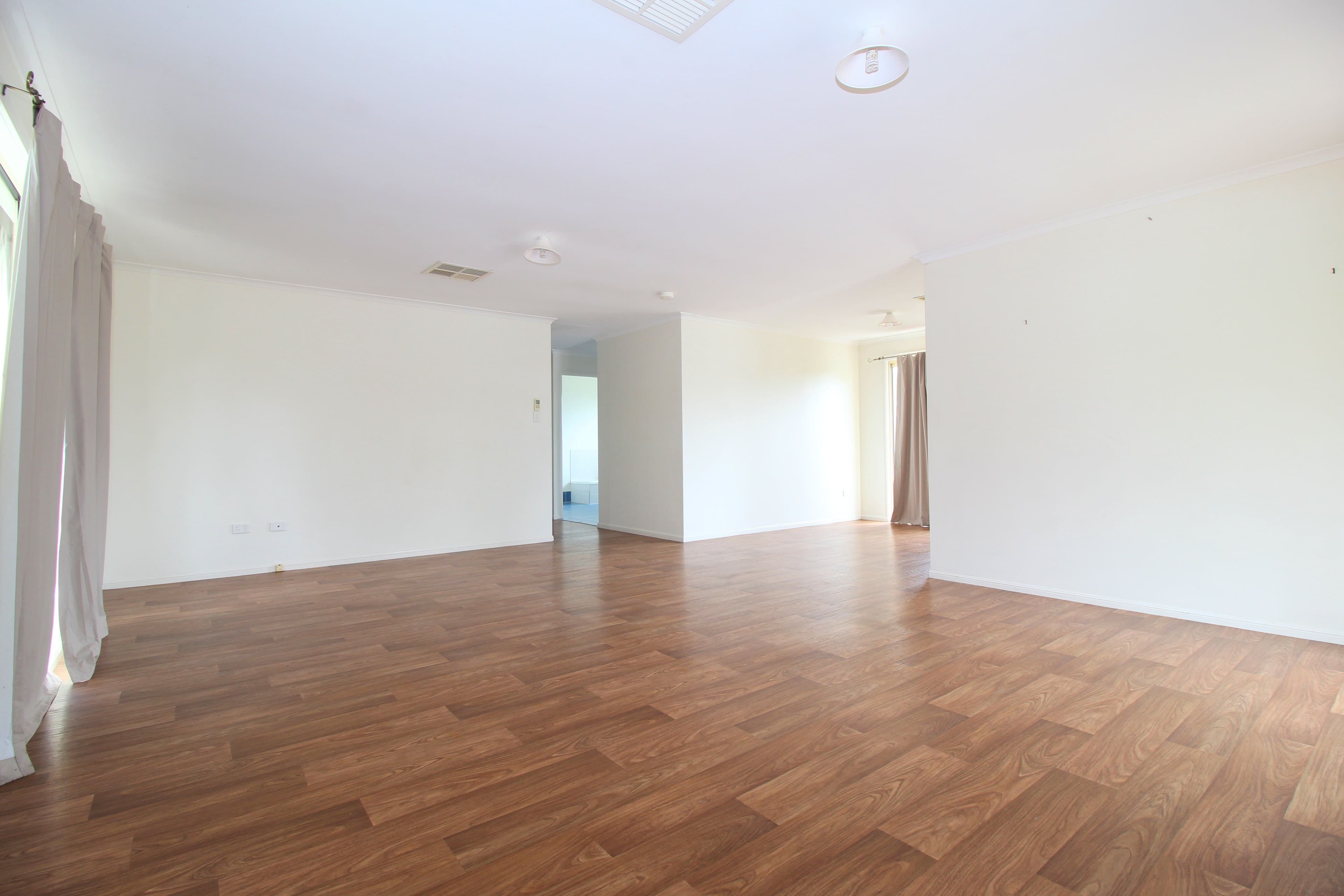 15 Gray Street, Emerald QLD 4720, Emerald - Thumbnail 5